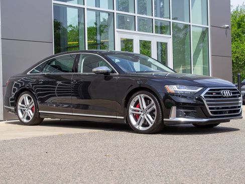 Used 2020 Audi S8 L AWD/4WD image 3