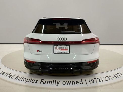 Used 2024 Audi Q8 e-tron Prestige w/ Prestige Package AWD/4WD image 4