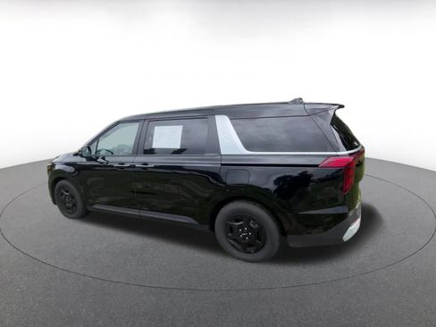 Used 2026 Kia Carnival FWD image 10