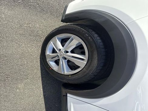 Used 2022 Nissan Kicks S image 11