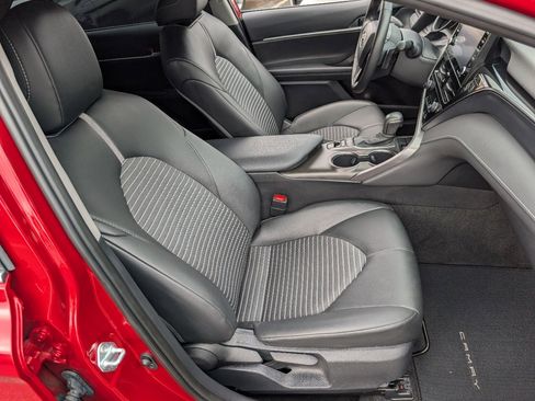 Used 2023 Toyota Camry SE image 8