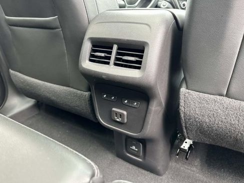 Used 2023 Chevrolet Equinox Premier FWD image 15