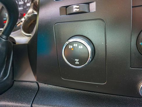 Used 2010 Chevrolet Silverado 2500 LT w/ Interior Plus Package AWD/4WD image 15