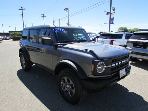 Used 2025 Ford Bronco Big Bend AWD/4WD image 2