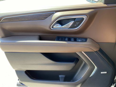 Used 2024 Chevrolet Suburban High Country w/ Premium Package 2 image 24