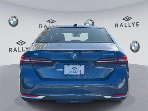 Certified 2024 BMW i5 eDrive40i w/ Convenience Package image 4