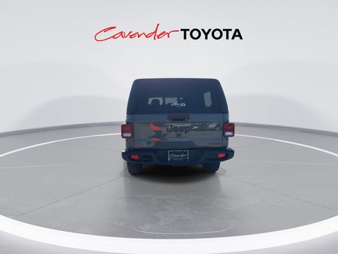 Used 2021 Jeep Gladiator Sport image 7