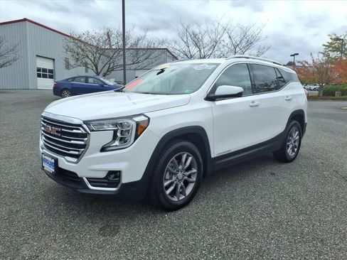 Used 2024 GMC Terrain SLT image 14