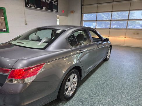 Used 2011 Honda Accord LX-P image 7