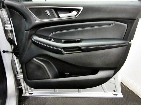 Used 2017 Ford Edge Titanium AWD/4WD image 11