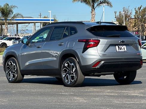 New 2026 Chevrolet Trax RS w/ Sunroof Package FWD image 6