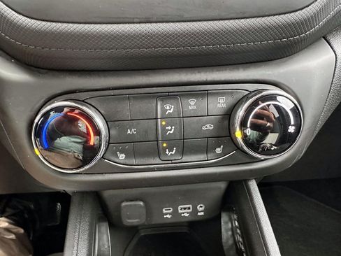 Used 2023 Chevrolet TrailBlazer LT FWD image 22