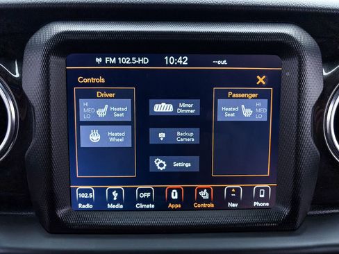 Used 2019 Jeep Wrangler Unlimited Sahara image 20