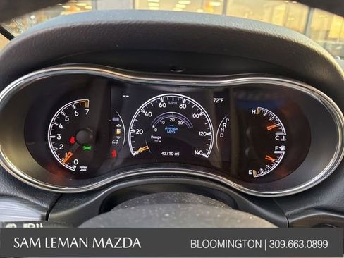 Used 2020 Jeep Grand Cherokee Laredo image 16