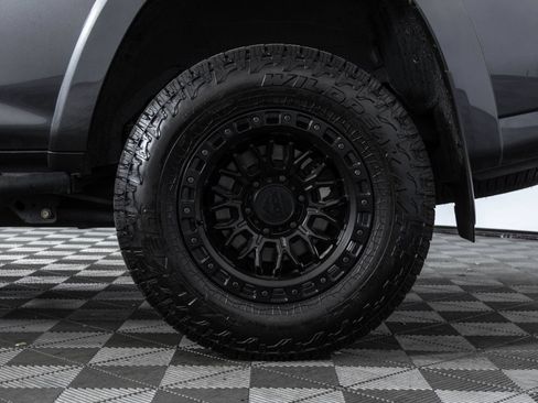 Used 2022 Toyota 4Runner SR5 AWD/4WD image 46
