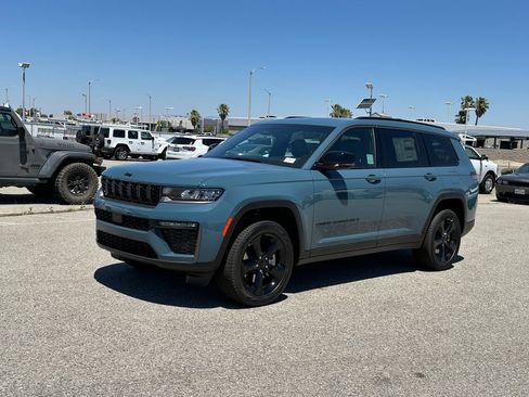 New 2026 Jeep Grand Cherokee L Limited w/ Limited Altitude Package AWD/4WD image 2