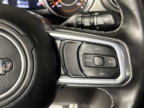 Used 2022 Jeep Wrangler Unlimited Sahara AWD/4WD image 20