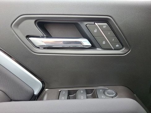 New 2025 Chevrolet Colorado Z71 w/ Midnight Edition image 9