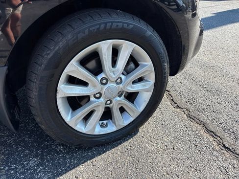 Used 2012 Kia Soul + FWD image 9