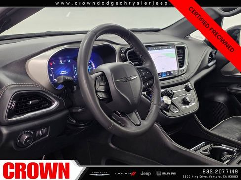 Certified 2024 Chrysler Pacifica Premium image 23