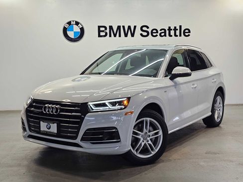 Used 2020 Audi Q5 e Premium Plus w/ Premium Plus Package image 1