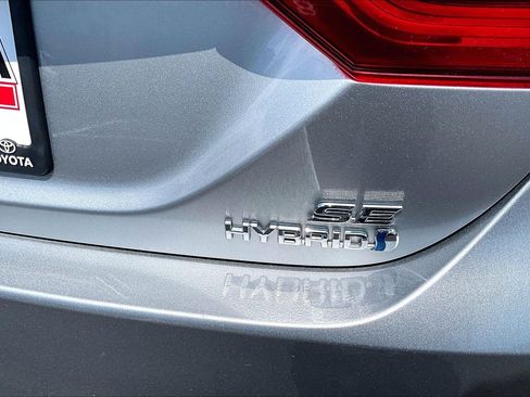 Used 2023 Toyota Camry SE w/ Cold Weather Package FWD image 8