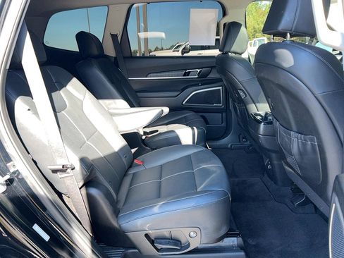 Used 2023 Kia Telluride EX w/ EX Captain's Chair Package image 25