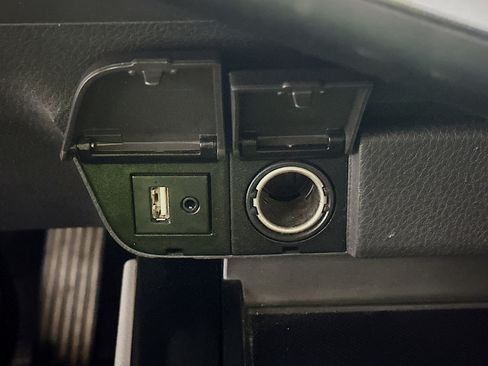 Used 2018 Toyota Camry LE image 24