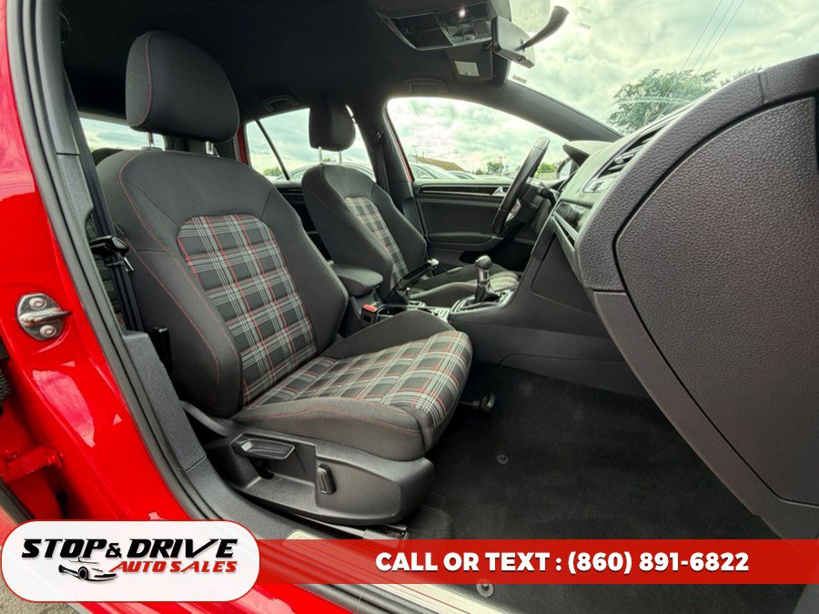 Used 2017 Volkswagen GTI SE FWD image 14