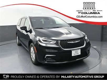 New 2026 Chrysler Pacifica Select