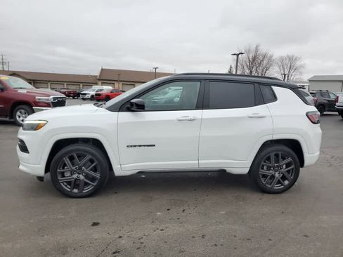 Used 2025 Jeep Compass Limited w/ High Altitude Package image 2