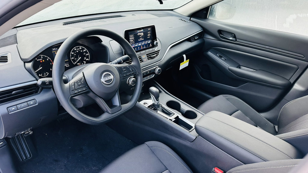 Certified 2025 Nissan Altima 2.5 S FWD image 11