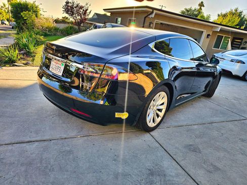 Used 2018 Tesla Model S P100D image 4