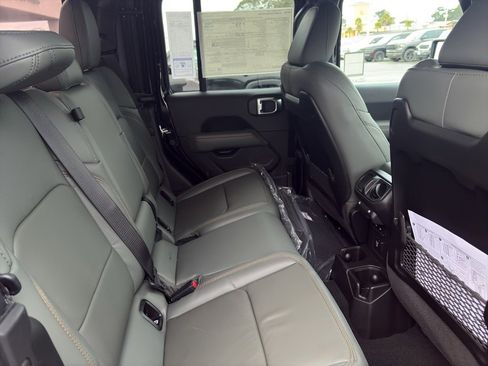 New 2026 Jeep Gladiator Mojave image 24