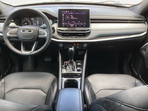 Used 2023 Jeep Compass Latitude AWD/4WD image 4