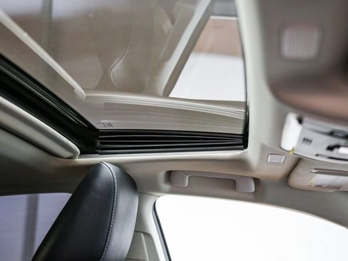 Used 2025 Lexus ES 350 w/ Accessory Package (Z2) FWD image 18