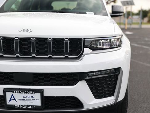 New 2026 Jeep Grand Cherokee Limited AWD/4WD image 5