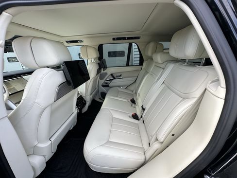Certified 2024 Land Rover Range Rover Autobiography AWD/4WD image 31