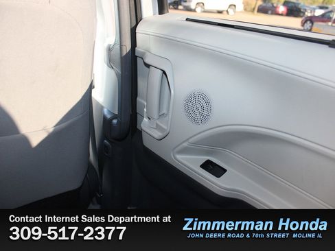 Used 2021 Toyota Sienna LE w/ Protection Package (TMS) image 19