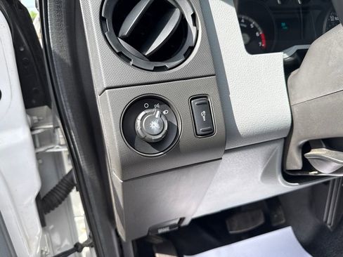 Used 2016 Ford F250 XL w/ XL Appearance Package AWD/4WD image 24