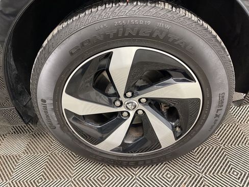 Used 2024 Jaguar F-PACE R-Dynamic S image 34