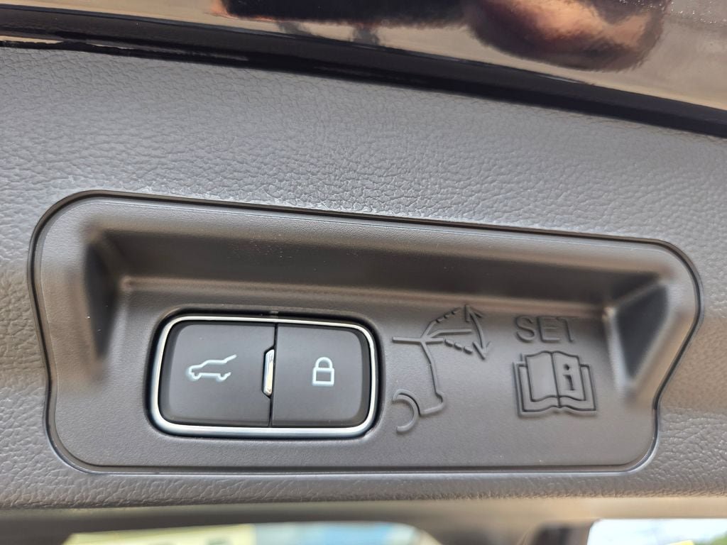 New 2026 Ford Explorer Active w/ Active Comfort Package RWD image 15