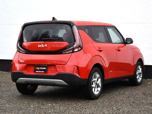 Used 2023 Kia Soul S FWD image 5