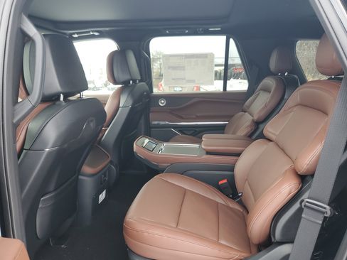 New 2026 Lincoln Navigator Reserve image 27