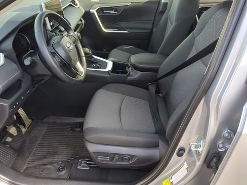 Used 2025 Toyota RAV4 XLE w/ Convenience Package AWD/4WD image 17