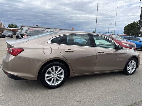 Used 2018 Chevrolet Malibu LT FWD image 8