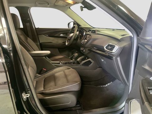 Used 2022 Chevrolet TrailBlazer LT w/ Driver Confidence Package image 25