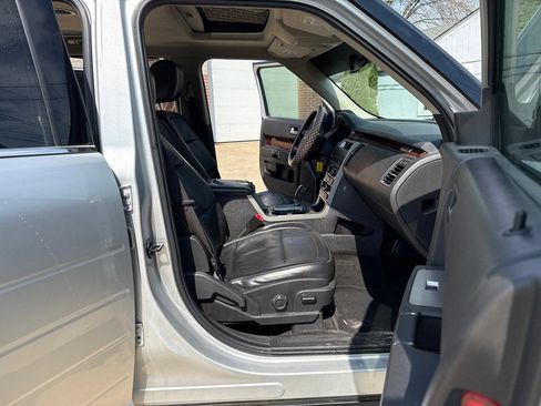 Used 2010 Ford Flex SEL image 11