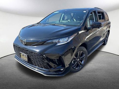 New 2026 Toyota Sienna XSE image 5