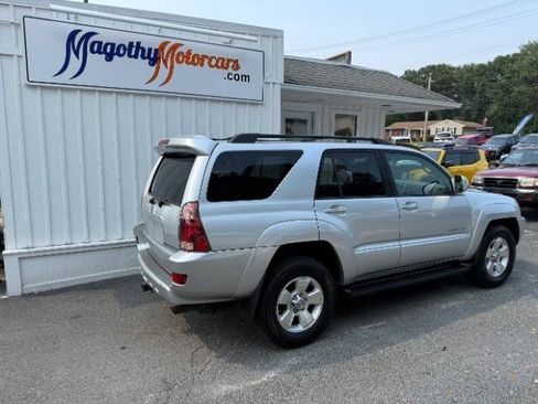 Used 2005 Toyota 4Runner Limited AWD/4WD image 3